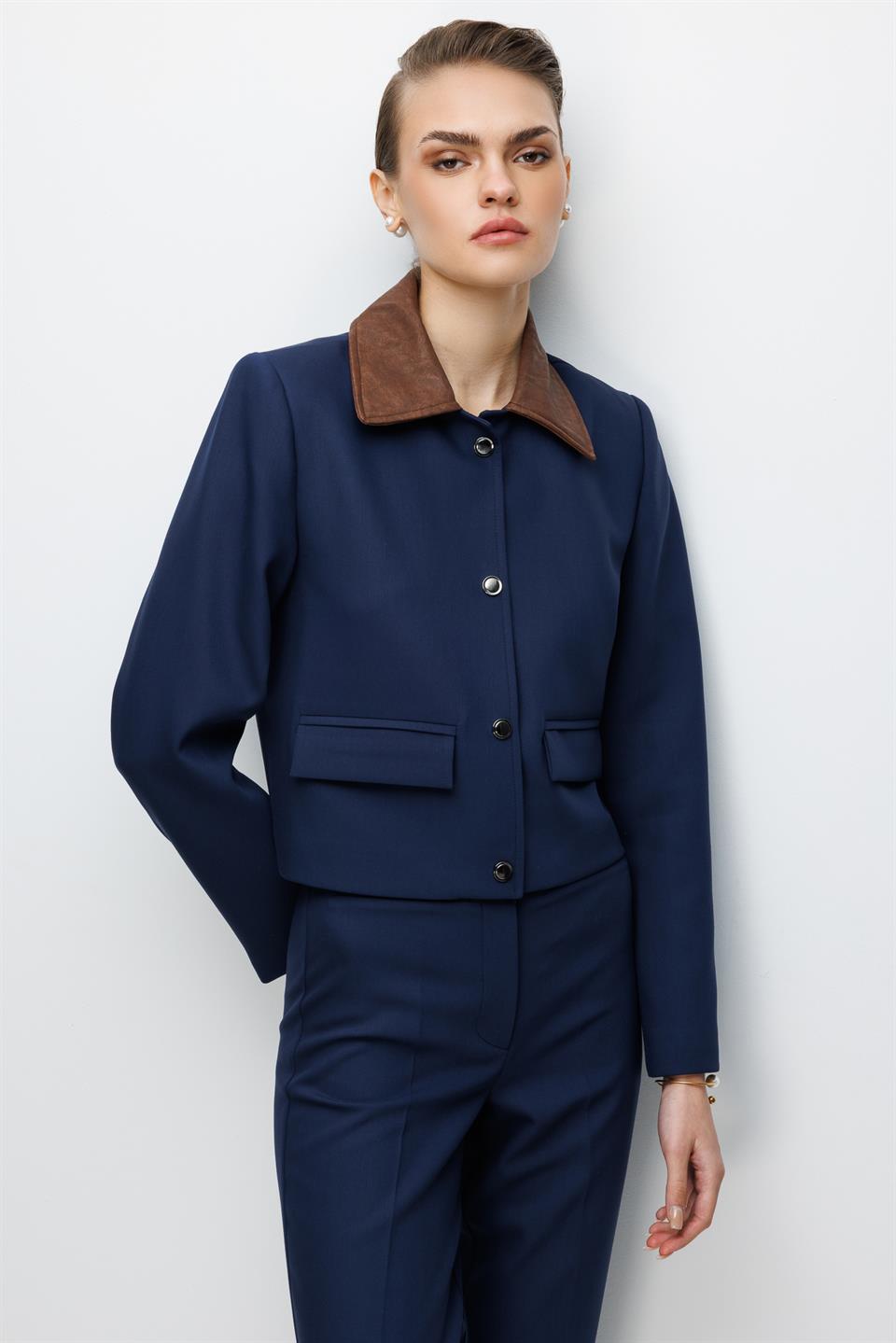 Yakası Deri Detaylı Ceket LACİVERT