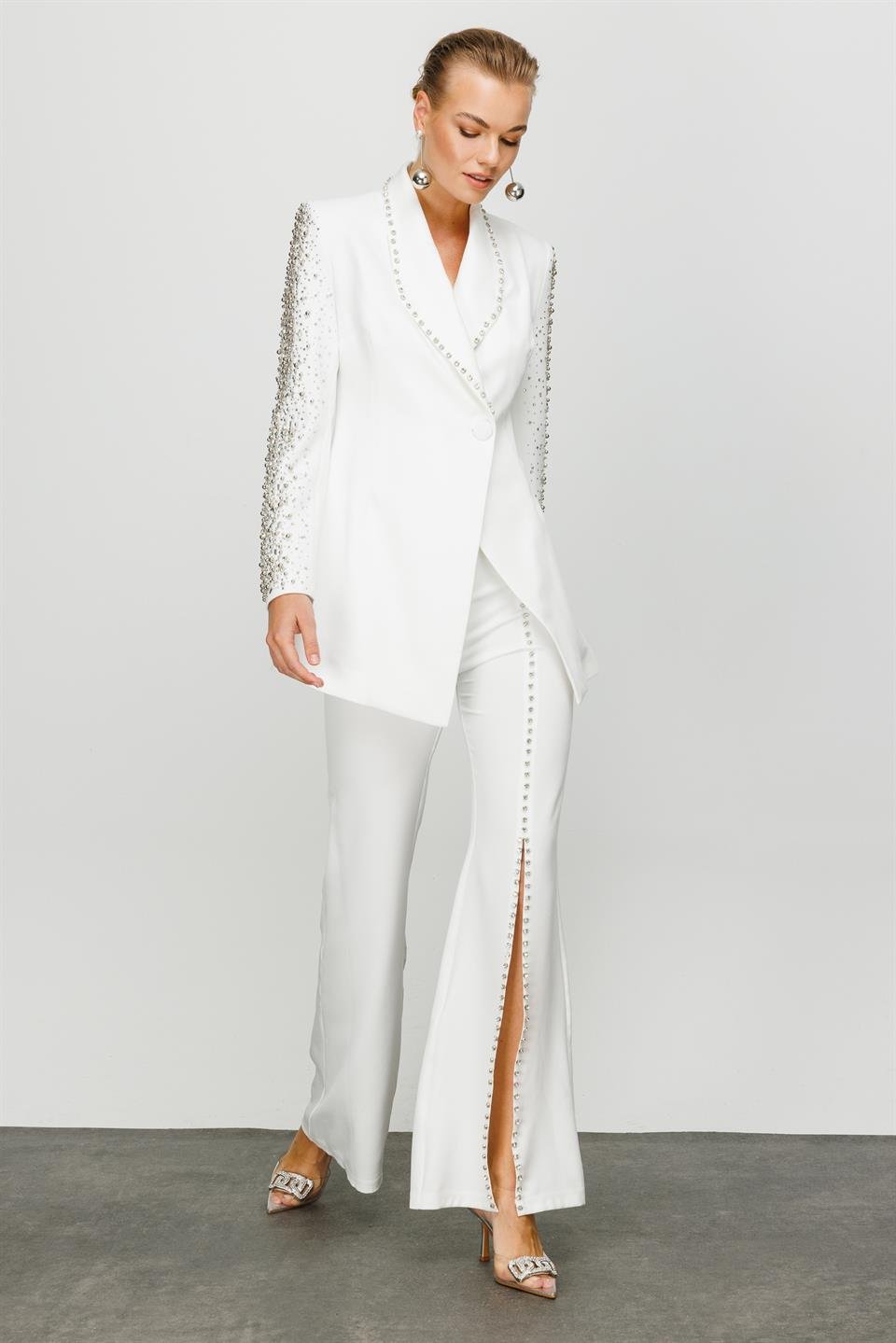 Yakası Kolları Taş İşlemeli Takım BEYAZ