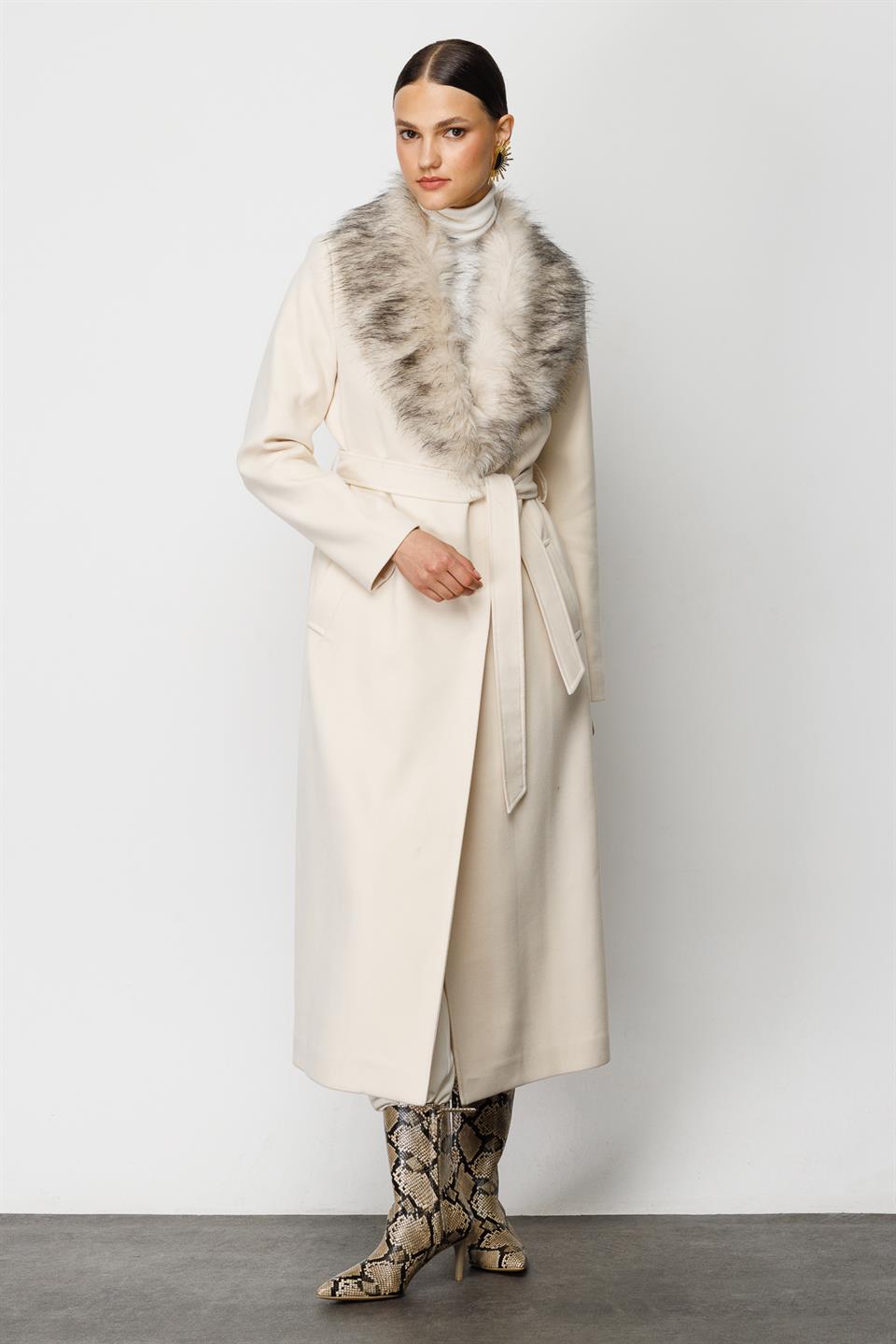 YAKASI KÜRKLÜ KAŞE KABAN EKRU