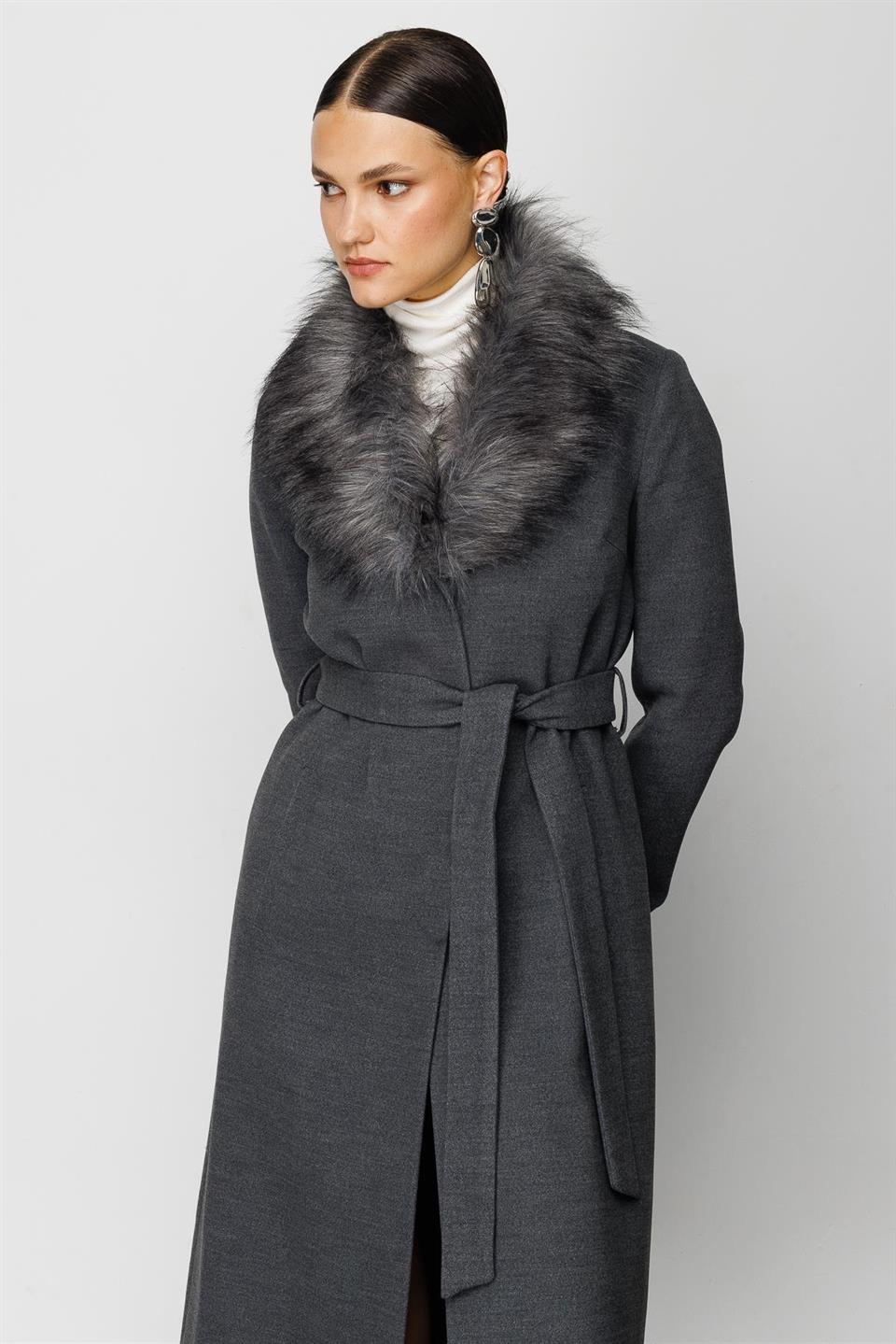 YAKASI KÜRKLÜ KAŞE KABAN GRİ