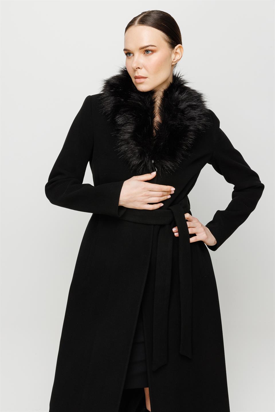 FURRY COLLAR CACHET COAT BLACK