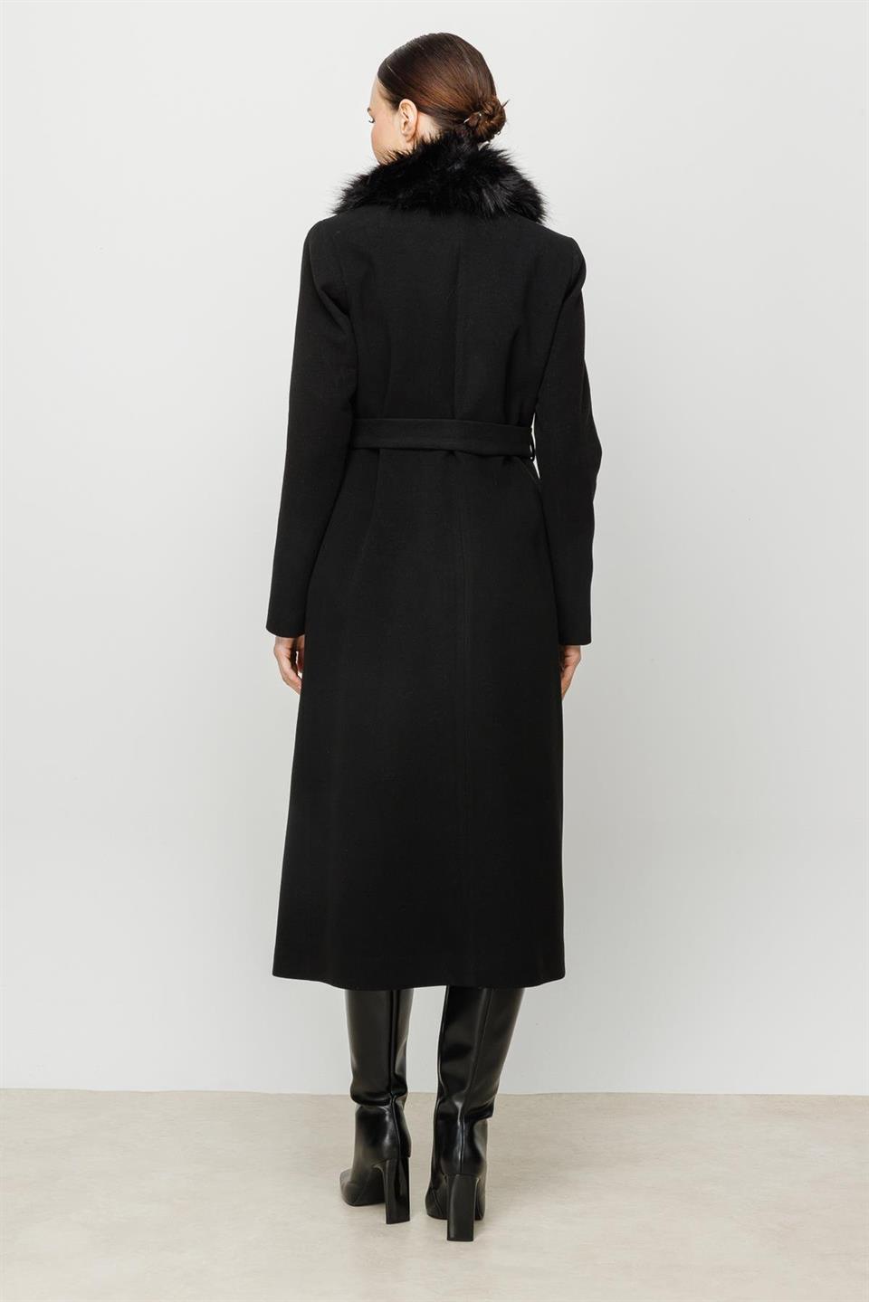 YAKASI KÜRKLÜ KAŞE KABAN SİYAH