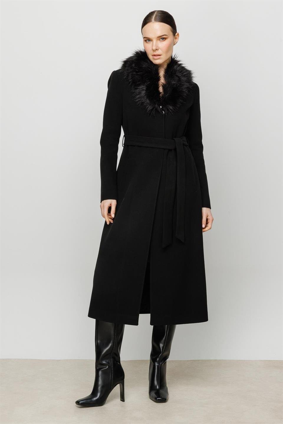 YAKASI KÜRKLÜ KAŞE KABAN SİYAH