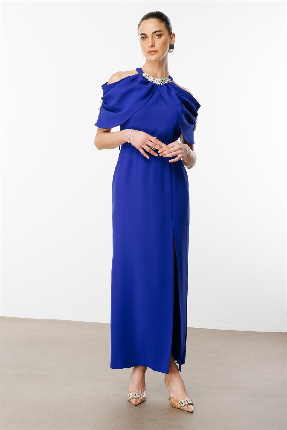 Yakası ve Kemeri Aksesuar Detaylı Elbise SAKS