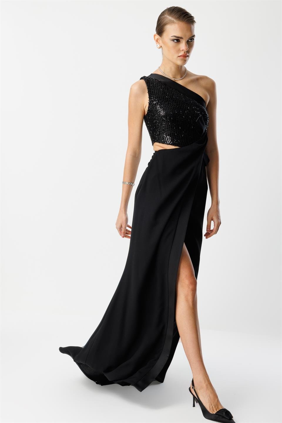 Yandan Fiyonk Uzun Elbise SİYAH