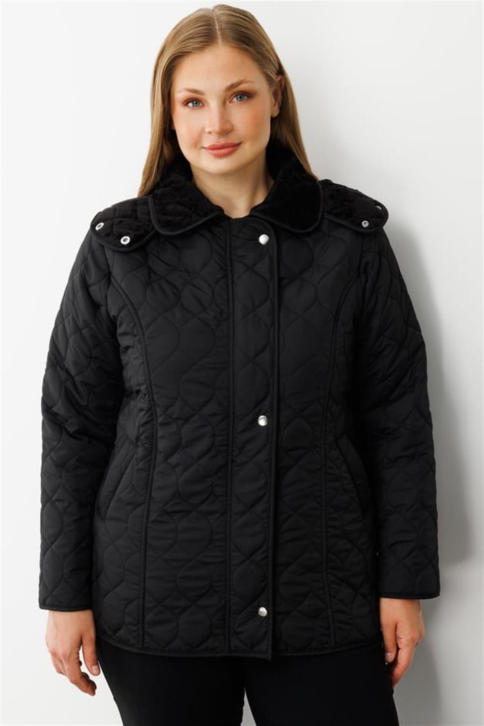 Chain Pattern Quilted Coat BLACK