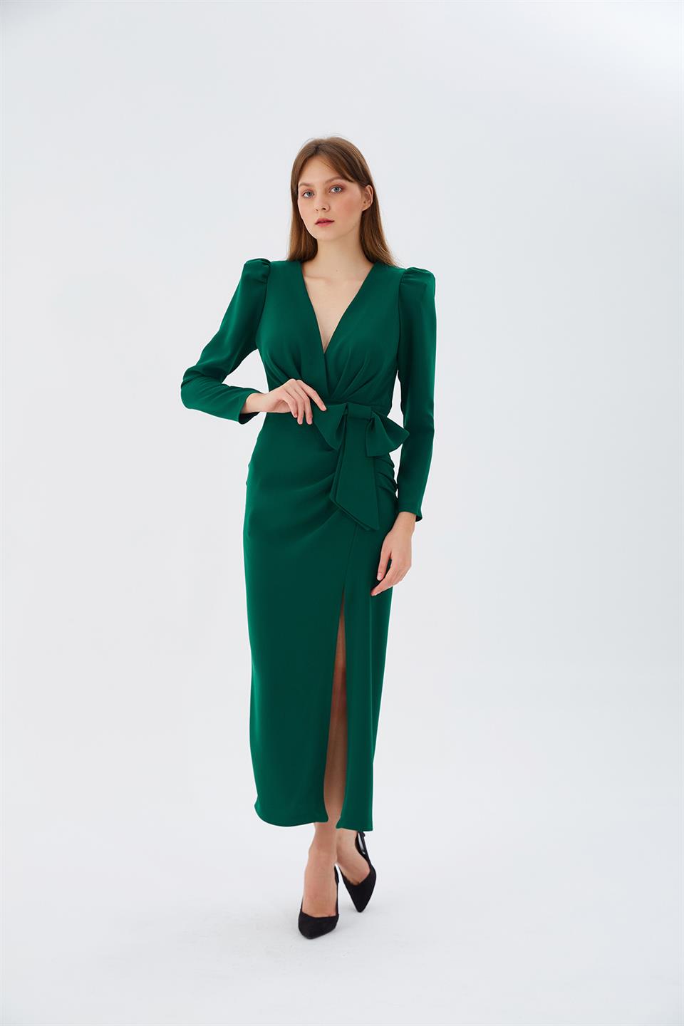 Zümrüt Yeşili Fiyonk Detaylı Elbise