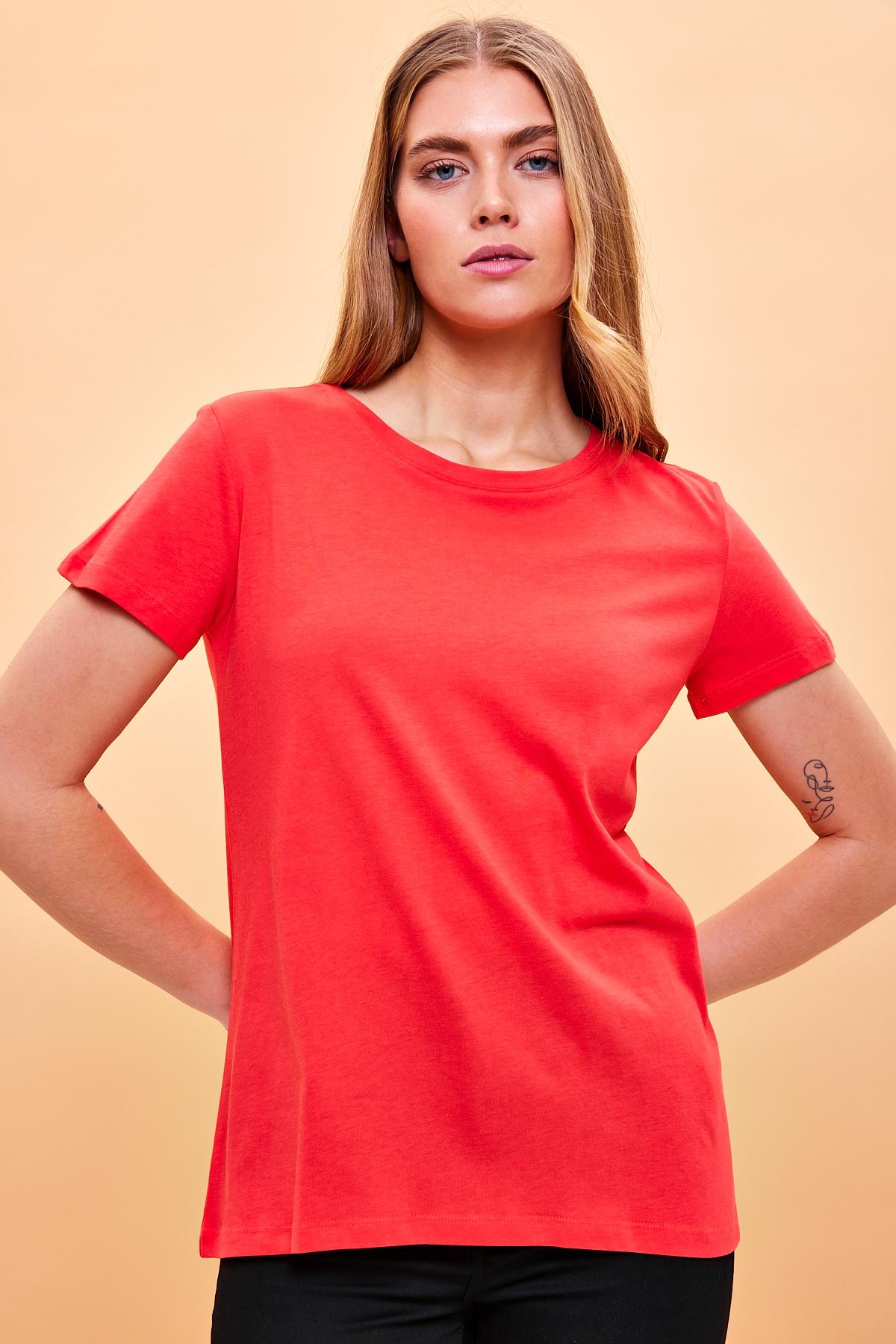 Kadın Boyfriend Kırmızı Bisiklet Yaka Regular Fit Modal Tişört (TENCEL)™