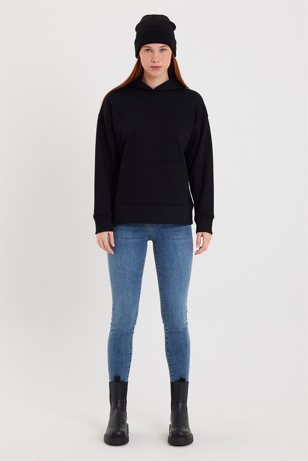 Siyah Kapüşonlu Basic Sweatshirt