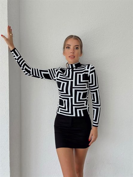 Desenli Dik Yaka Triko Bluz Siyah-Beyaz