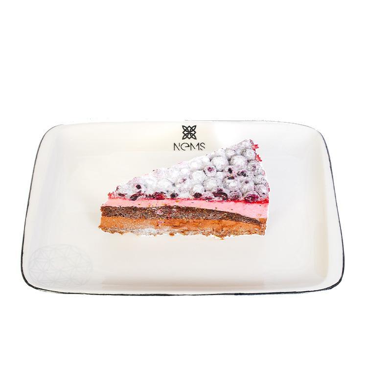 Yaban Meyveli Krepli Pasta