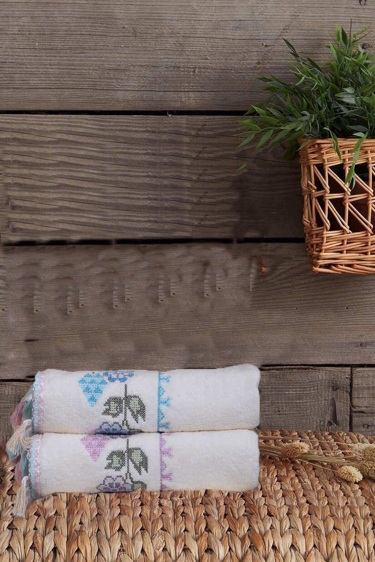 2li Kanaviçe Çiçek Nakışlı El Yüz Havlu Seti Püsküllü