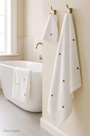 3 Parça Kalp Nakışlı Banyo Havlusu Takımı %100 Pamuklu Lovely Set