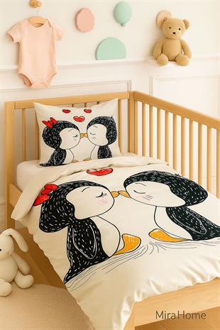 Yenidoğan Kız Bebek Nevresim Takımı 3D Pamuklu Penguen