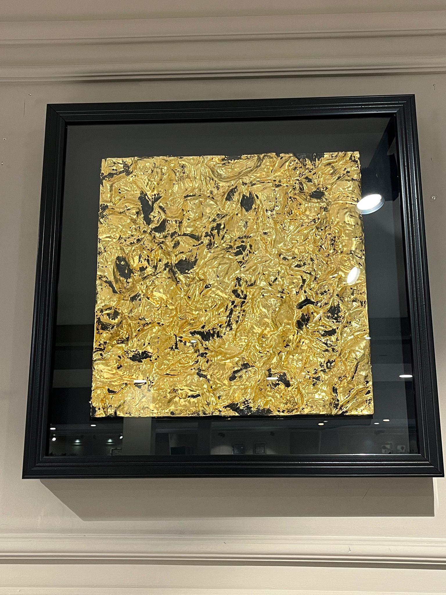 Creaerthome Siyah Çerçeveli Gold Kabartmalı Dekoratif Varank Tablo 70x70CM