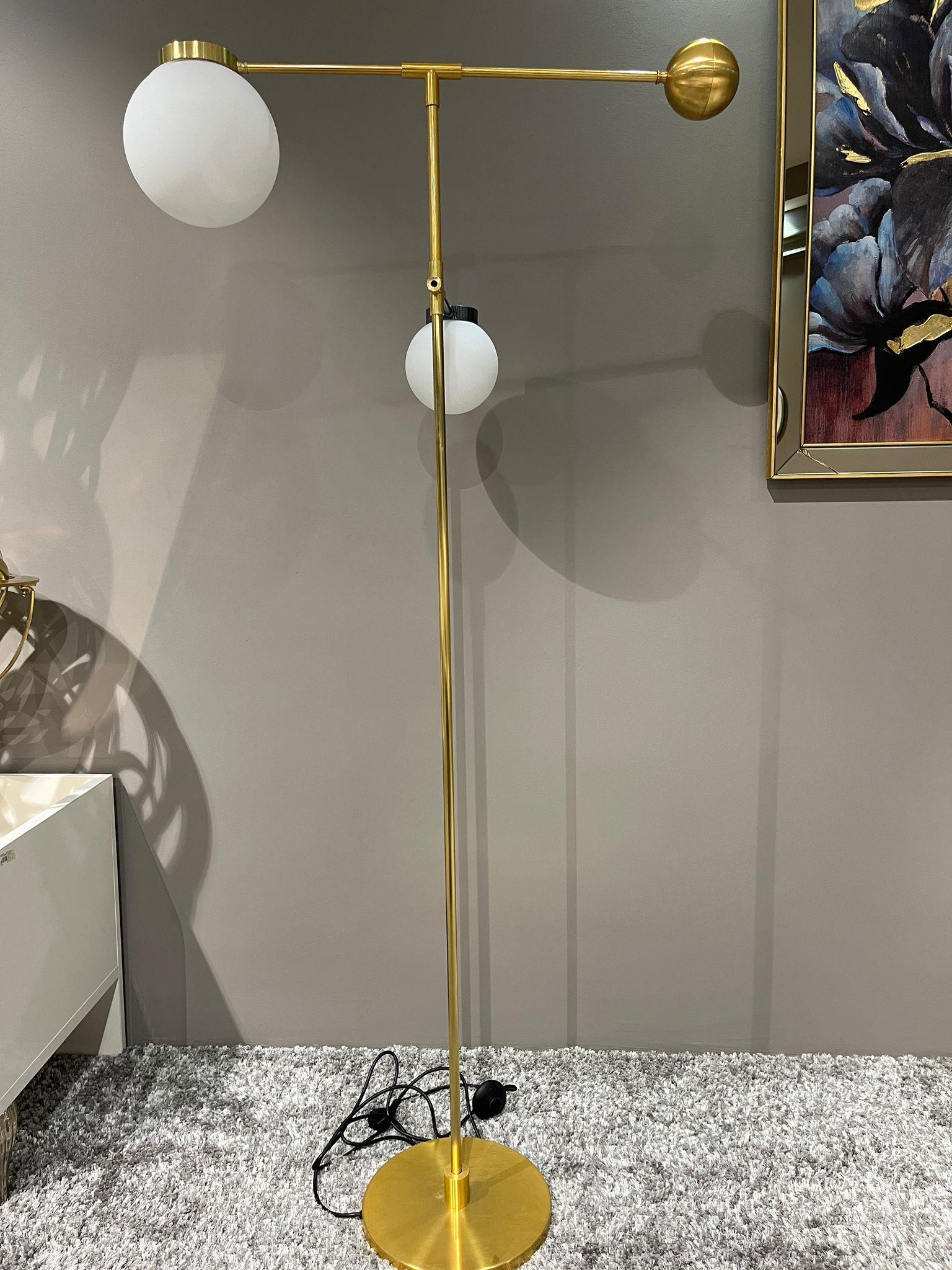 Crearthome Dekoratif Beyaz Şapkalı Gold Metal Ayaklı Lambader 168x78CM