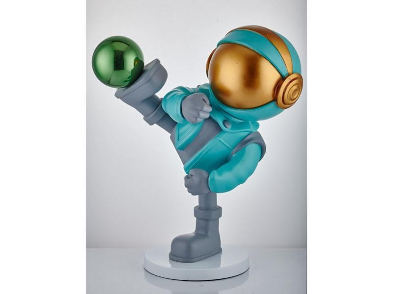 Lamedore Astronaut Doing Karate Turkuaz Büyük Dekoratif Obje 46x27x55 cm 1XSJ-9826