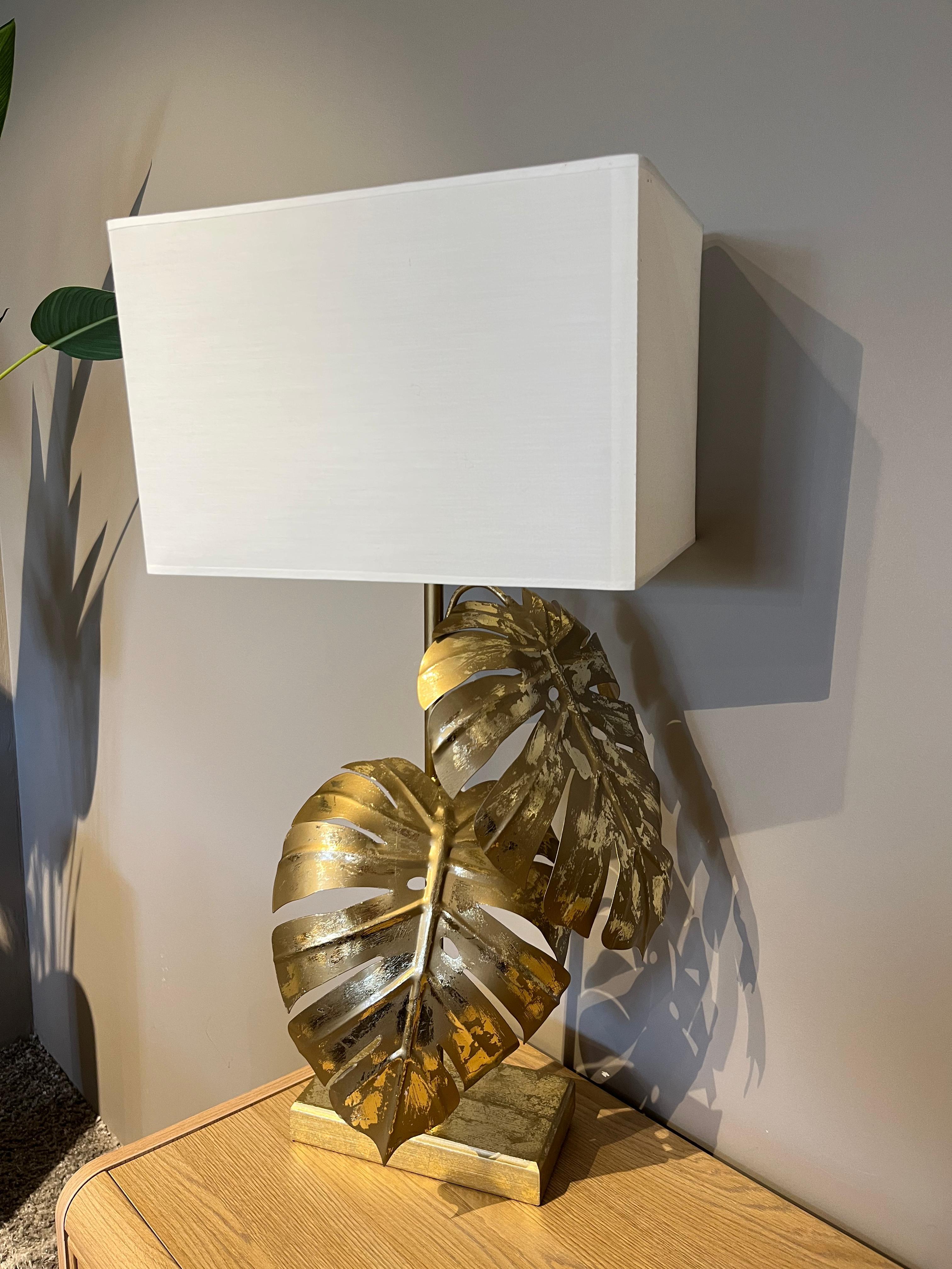 Crearthome Yaprak Desenli Dekoratif Şapkalı Gold Abajur Aydınlatma 79CM Outlet
