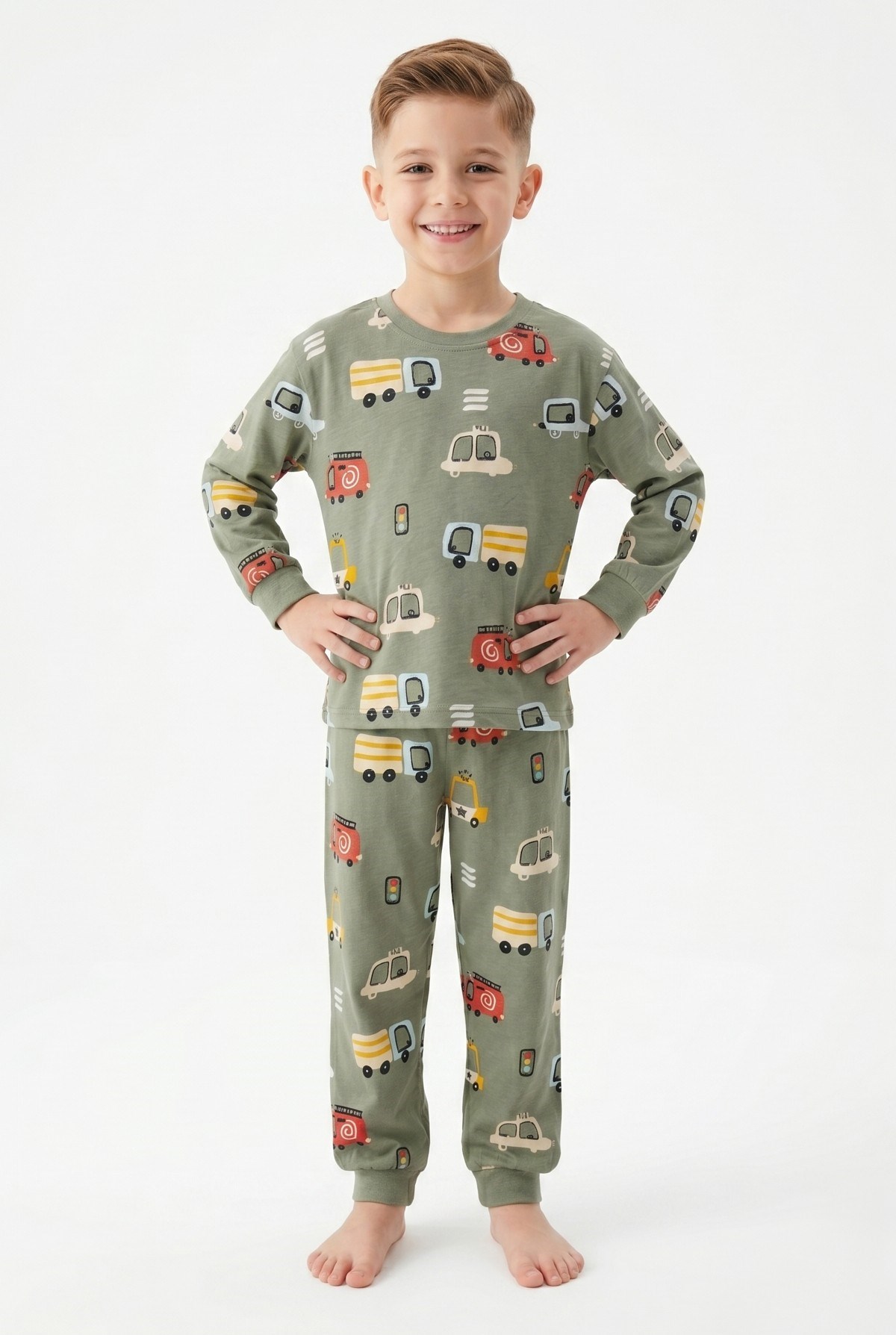 Erkek Çocuk Araba Desenli %100 Pamuk Süprem Kumaş Uzun Kollu Pijama Takımı
