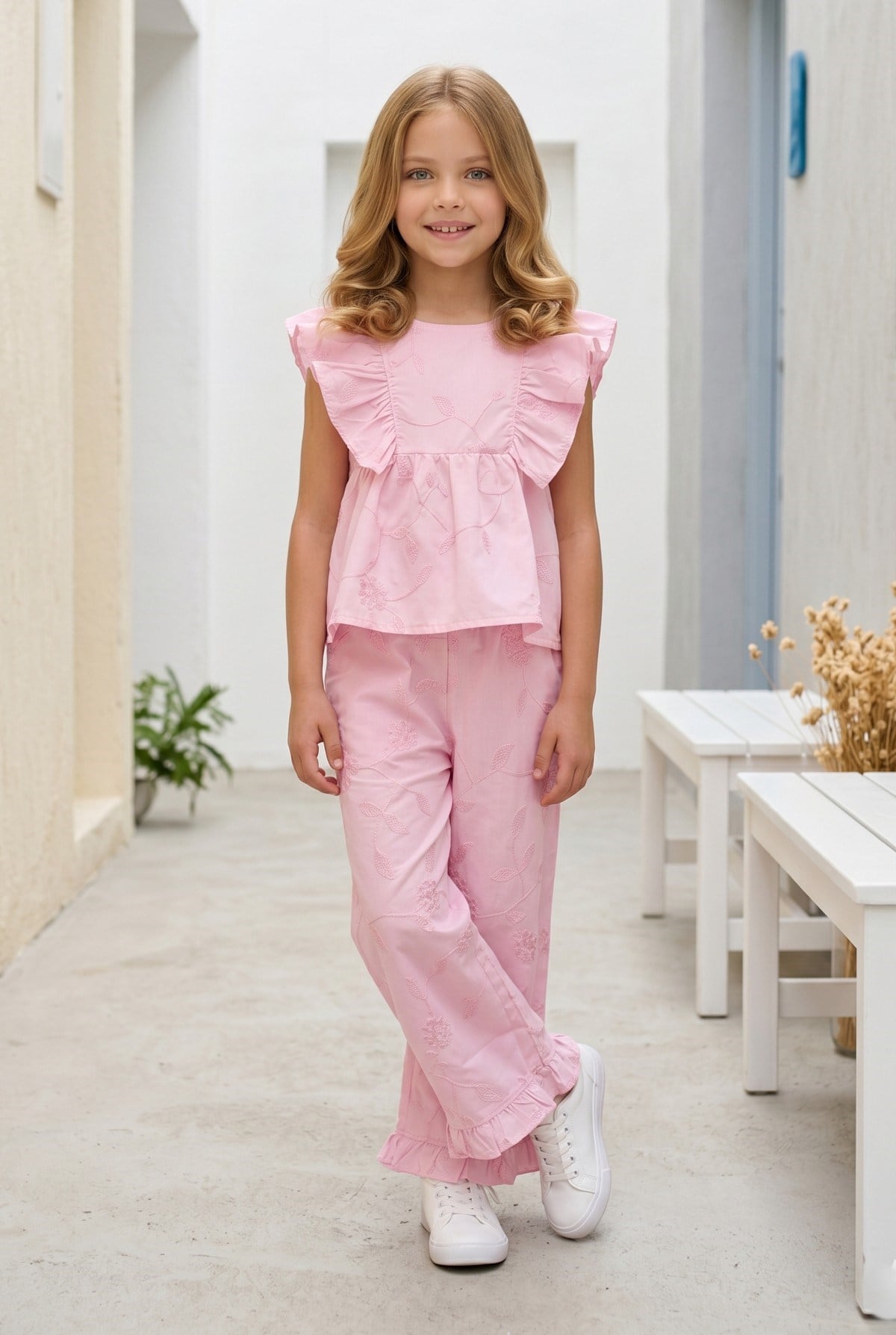 Kız Çocuk %100 Pamuk Poplin Kumaş Omuz Fırfırlı Büzgülü Üst Pantolonun Paçası Fırfırlı Dokuma Takım
