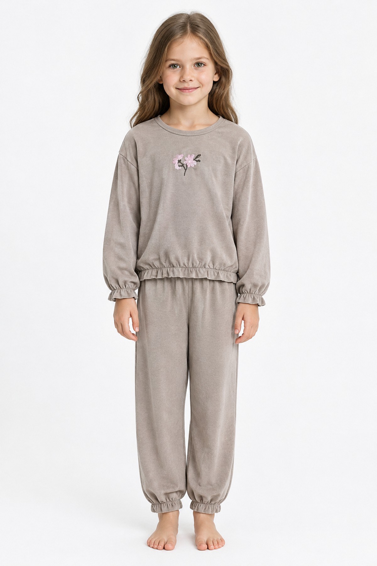 Kız Çocuk Çiçek Nakışlı Kol ve Paça Büzgülü %100 Pamuk Süprem Kumaş Uzun Kollu Pijama Takımı
