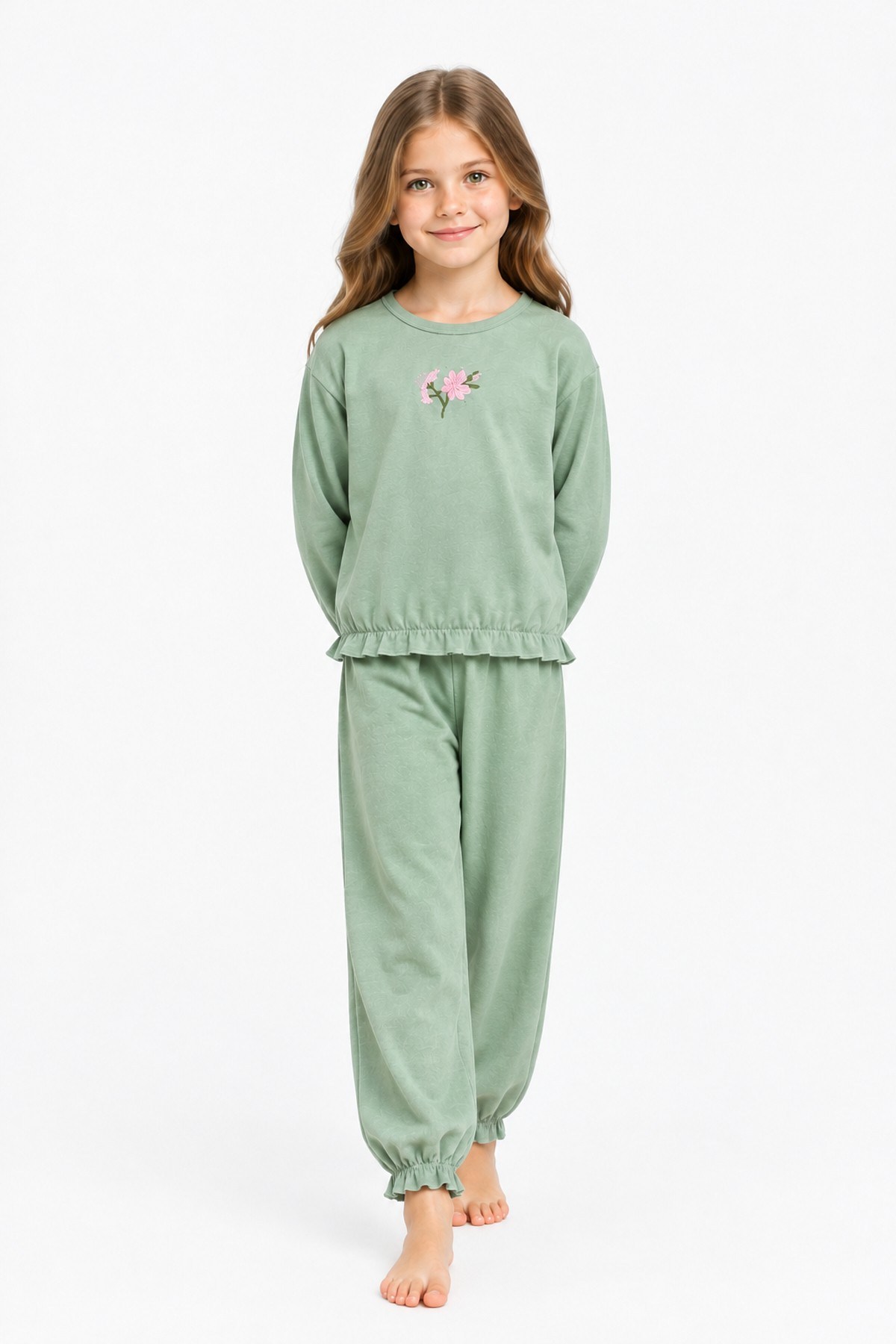 Kız Çocuk Çiçek Nakışlı Kol ve Paça Büzgülü %100 Pamuk Süprem Kumaş Uzun Kollu Pijama Takımı