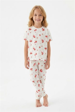 Kız Çocuk Çilek Desenli %100 Pamuk Süprem Kumaş Kısa Kollu Pijama Takımı