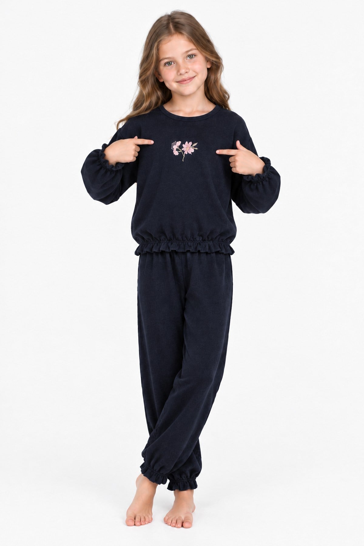Kız Çocuk Çiçek Nakışlı Kol ve Paça Büzgülü %100 Pamuk Süprem Kumaş Uzun Kollu Pijama Takımı