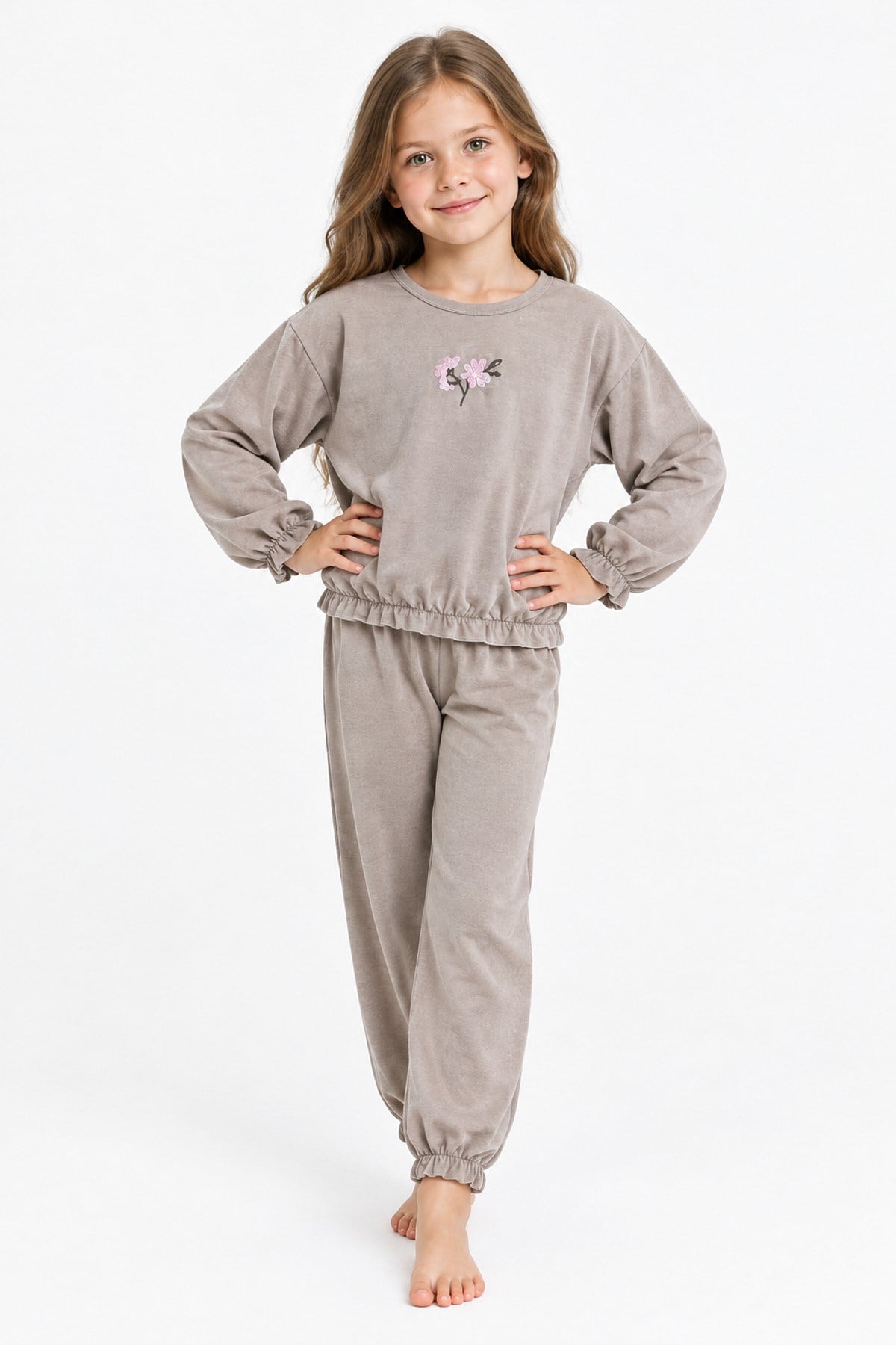 Kız Çocuk Çiçek Nakışlı Kol ve Paça Büzgülü %100 Pamuk Süprem Kumaş Uzun Kollu Pijama Takımı