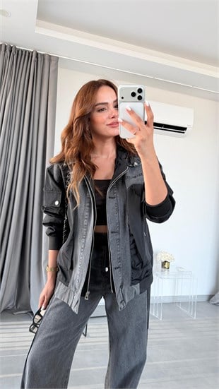 Siyah Valencia Paraşüt Kumaş Denim Detaylı Yağmurluk