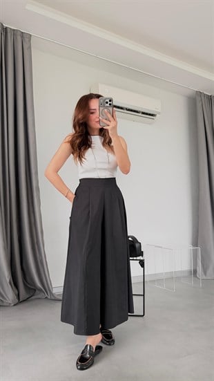 Janna Pile Detaylı Geniş Paça Pantolon