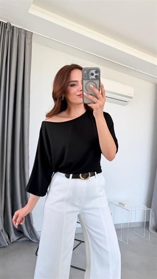 Siyah Melinda Düşük Omuz Tişört