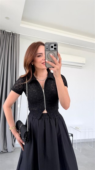 Siyah Önü Fermuarlı Bluz