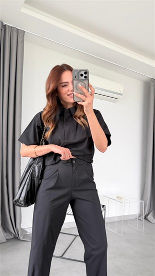 Siyah Adriana Polo Yaka Kısa Kol Bluz