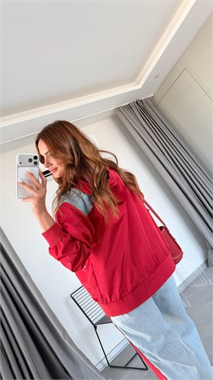 Kırmızı Valencia Paraşüt Kumaş Denim Detaylı Yağmurluk