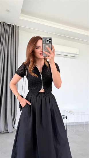 Siyah Önü Fermuarlı Bluz