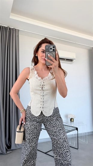 Bej Glam Bağcık Detaylı Örgü Korsajlı Bluz