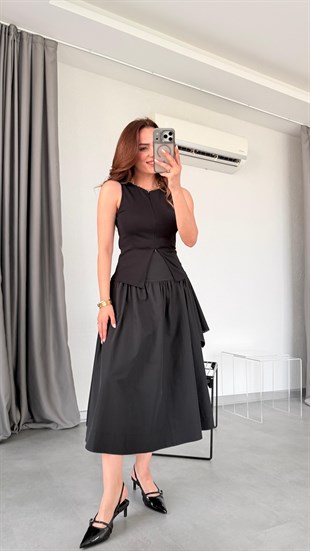 Seul Eşarp Detaylı Etek