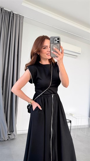 Siyah Spor Kısa Kollu Etekli Takım