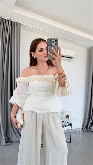 Ekru Fayet Dantel Detaylı Premium Straplez Bluz