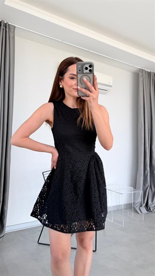 Siyah Sıfır Kol Dantel Elbise