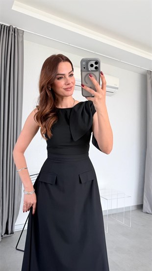 Star Bağlama Detaylı Cepli Elbise