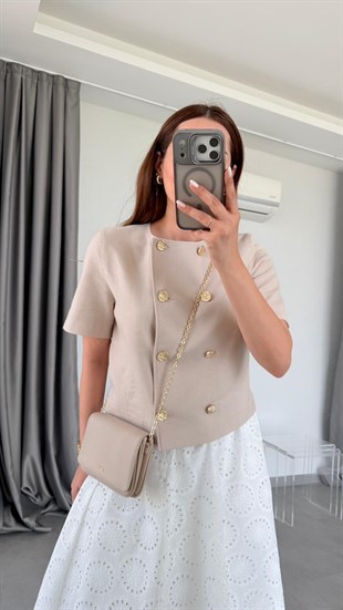 Bej Gold Düğme Detaylı Crop Ceket