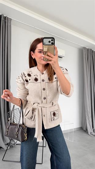 Nakış İşlemeli Kuşak Detaylı Hırka