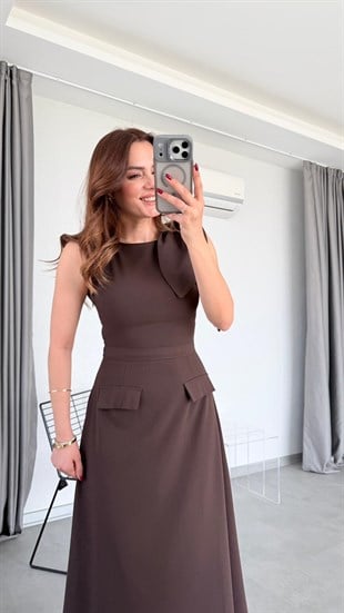 Star Bağlama Detaylı Cepli Elbise