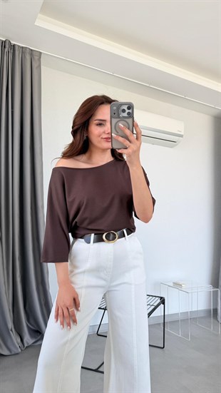 Kahve Melinda Düşük Omuz Tişört