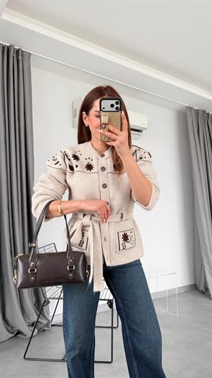 Nakış İşlemeli Kuşak Detaylı Hırka