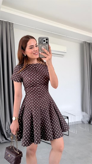 Kahverengi Puantiyeli Volanlı Elbise