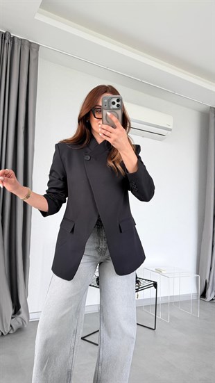 Siyah Tek Düğme Detaylı Blazer Ceket