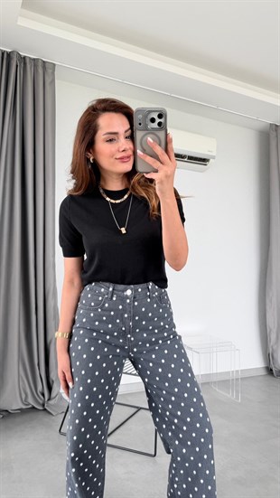Siyah Emilly Lyocell Karışımlı Minimal Bluz